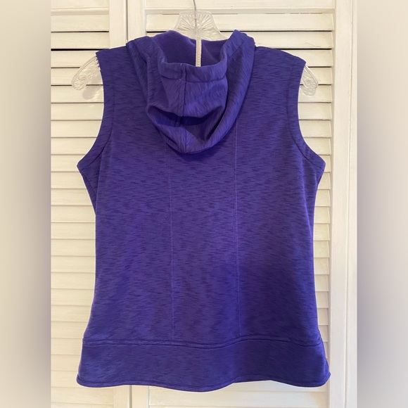 Vest - Picture 2 of 3